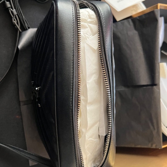 YSL All Black Lou Camera Bag - Like New with back pocket - Picture 15 of 16